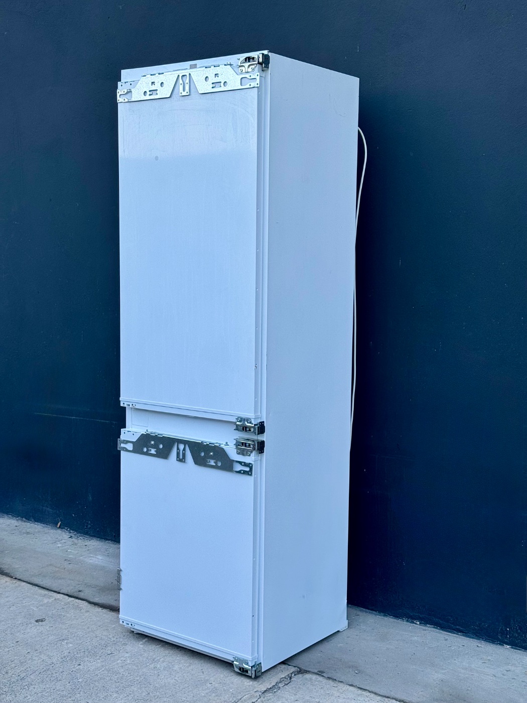 Вбудований холодильник б/у  NoFrost BioFresh KFN 37282 iD.