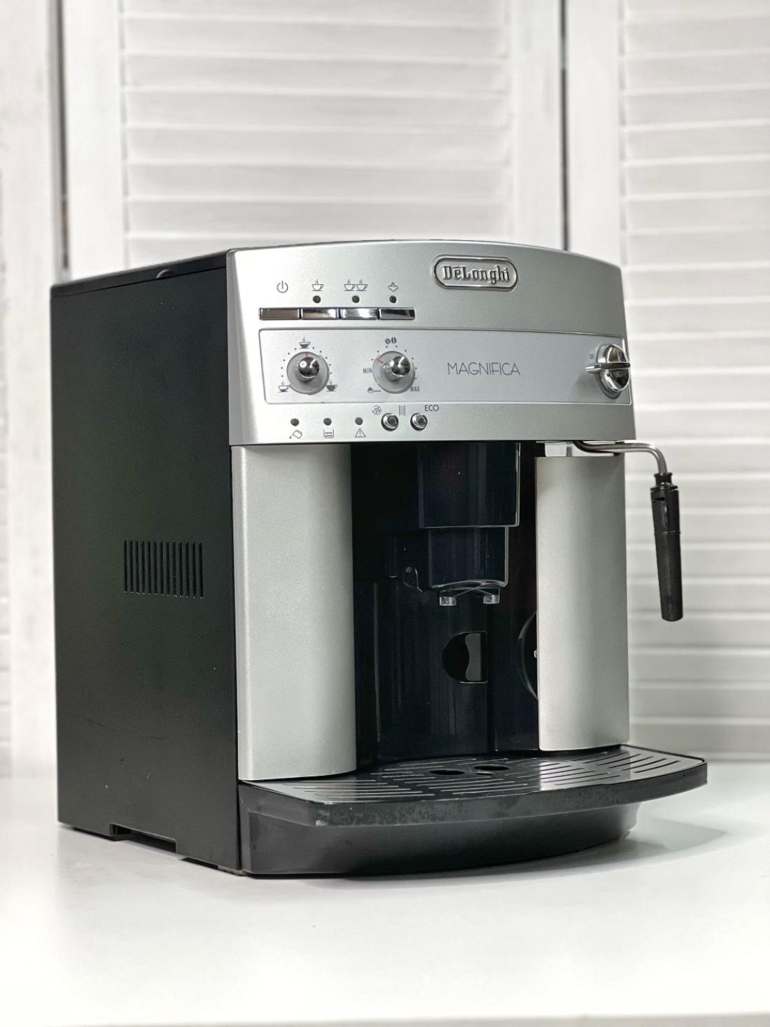 DeLonghi б/у ESAM3200.S (Magnifica)