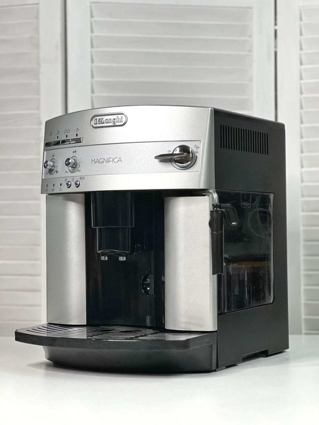 DeLonghi б/у ESAM3200.S (Magnifica)