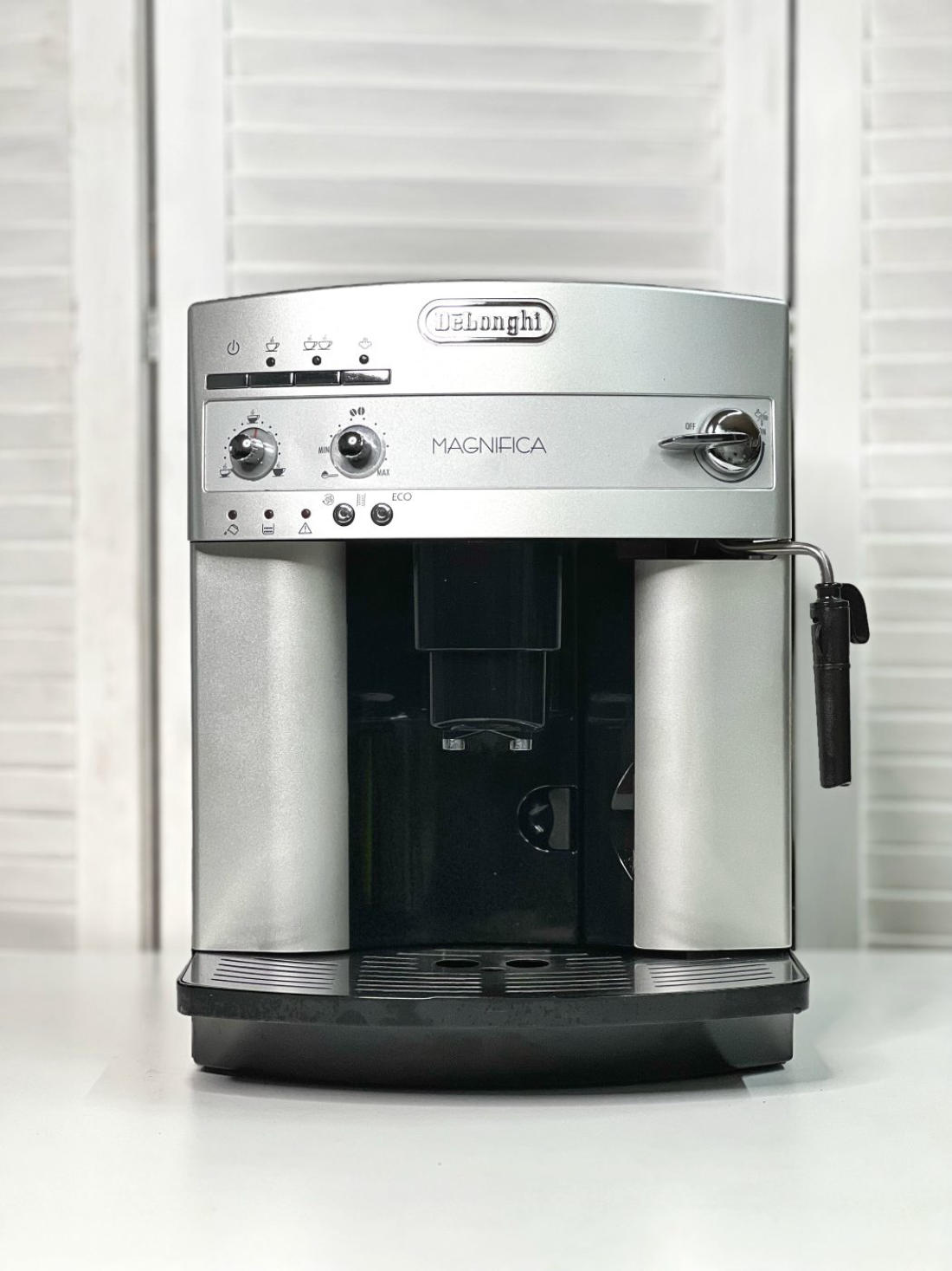 DeLonghi б/у ESAM3200.S (Magnifica)