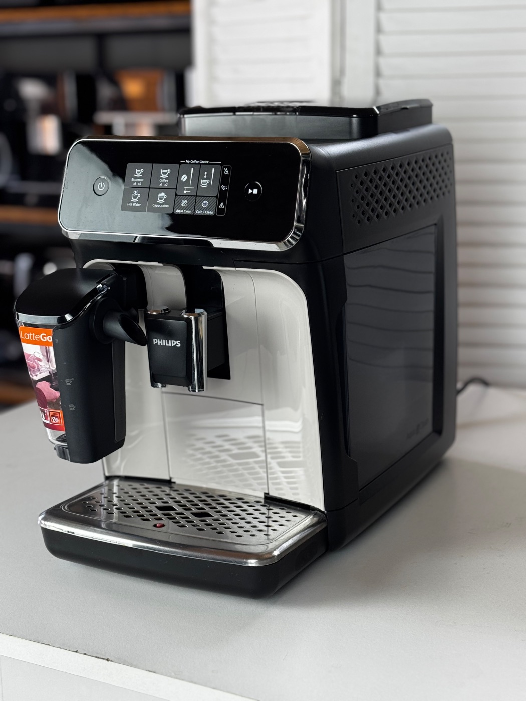 Philips б/у Series 2200 LatteGo (EP2235/40)