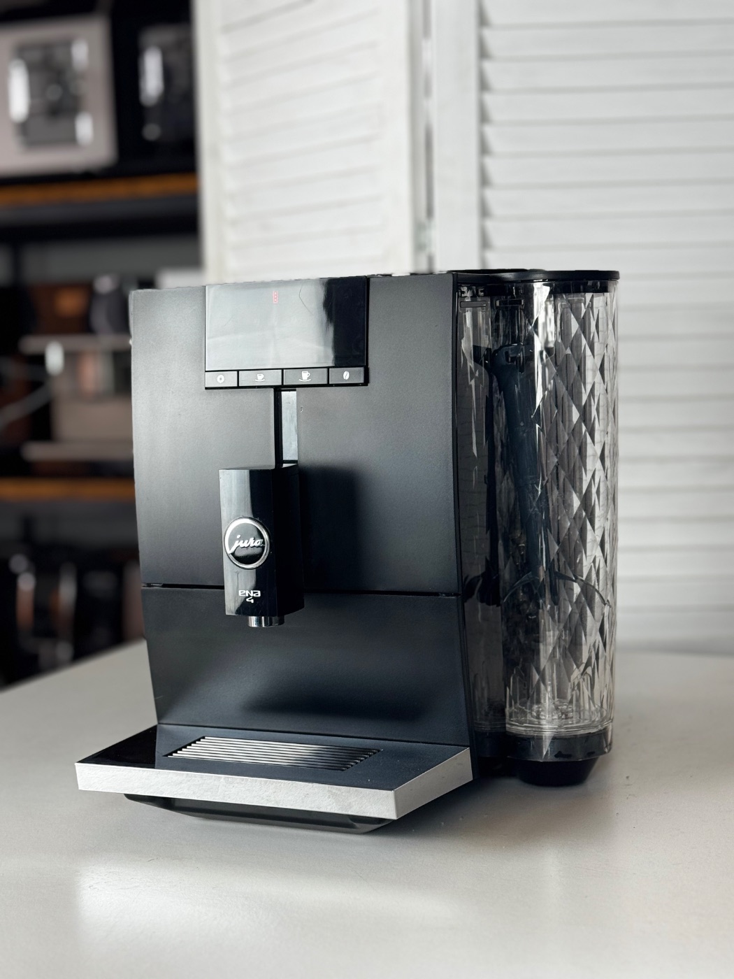 Jura б/у ENA 4 Full Metropolitan Black