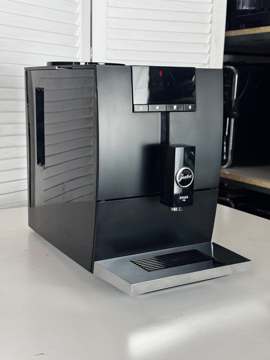 Jura б/у ENA 4 Full Metropolitan Black