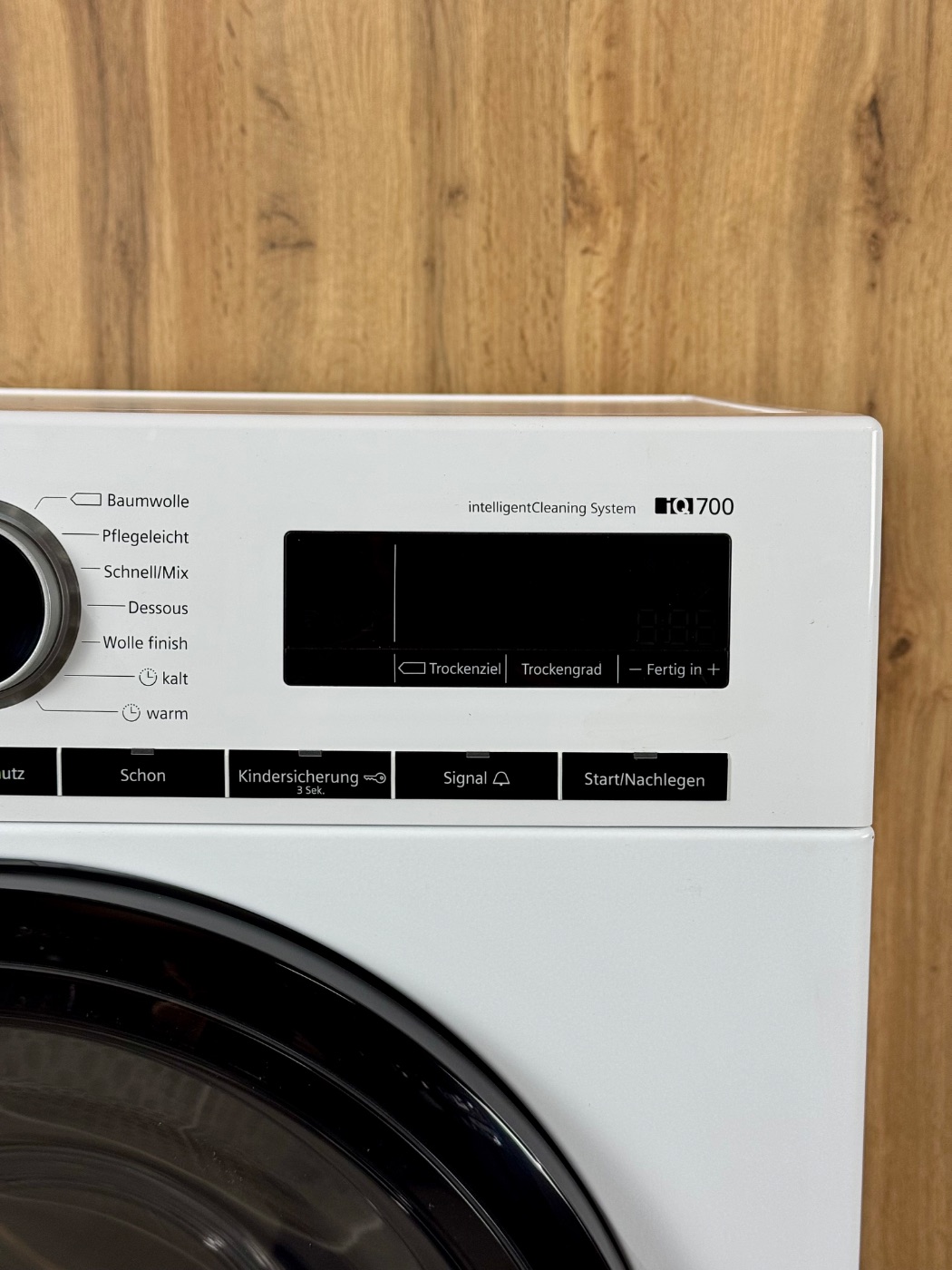 Siemens iQ700 (WT47XMA1/01)