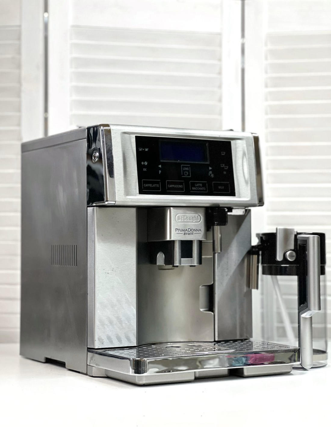 DeLonghi б/у ESAM6700 (PrimaDonna Exclusive)