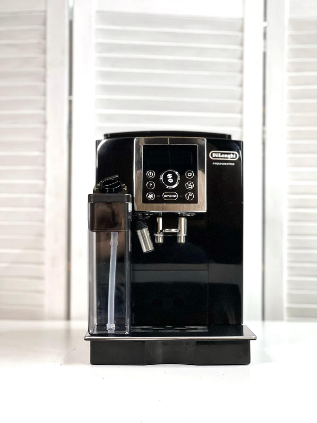 DeLonghi б/у ECAM23.466.B
