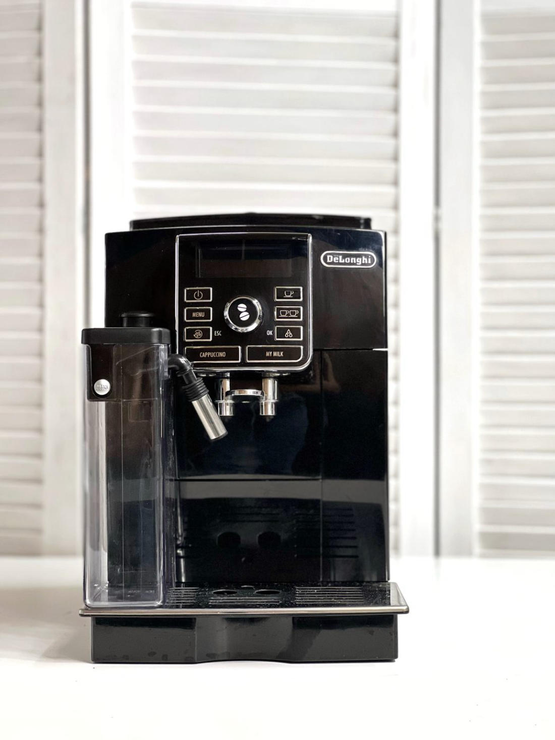 DeLonghi б/у ECAM25.457.B (Magnifica S Smart)