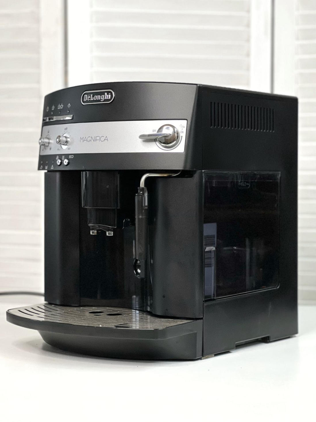 DeLonghi б/у ESAM3000.B (Magnifica)