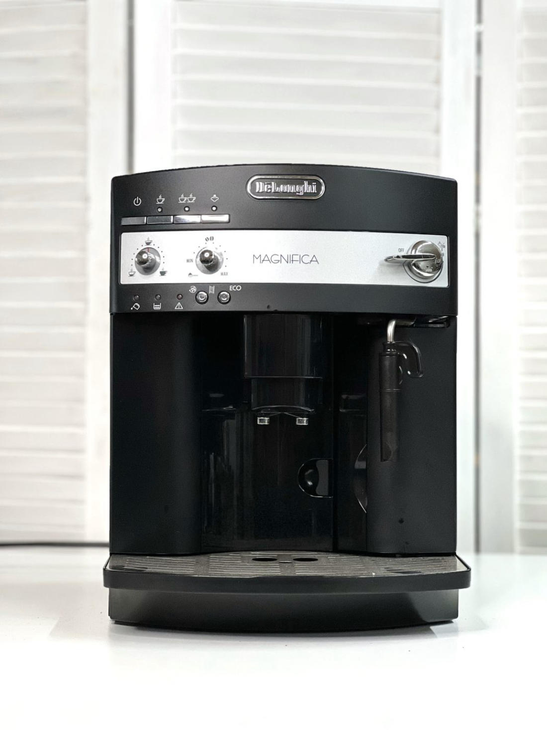 DeLonghi б/у ESAM3000.B (Magnifica)