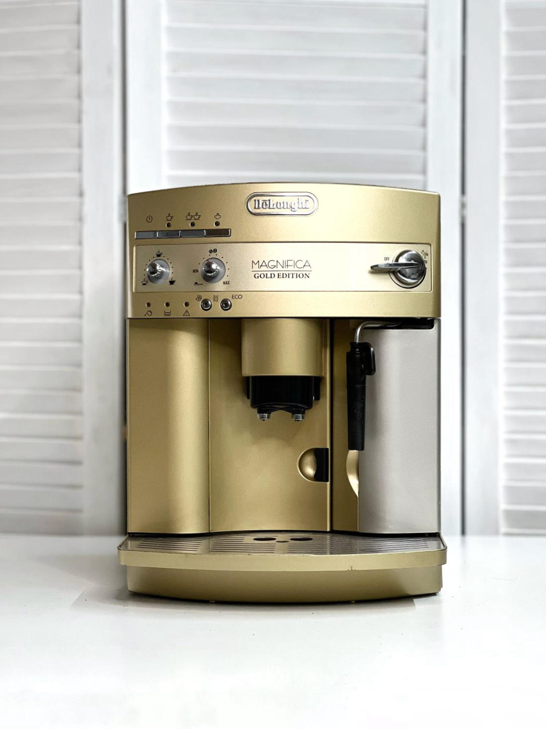DeLonghi б/у ESAM3200.GD (Magnifica)