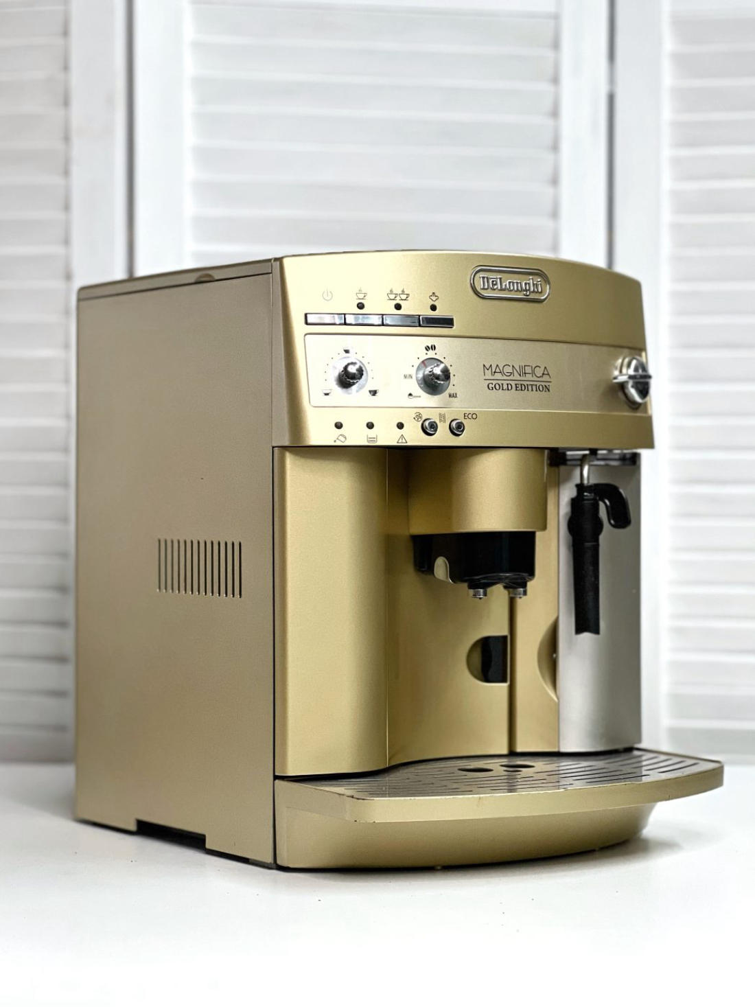 DeLonghi б/у ESAM3200.GD (Magnifica)