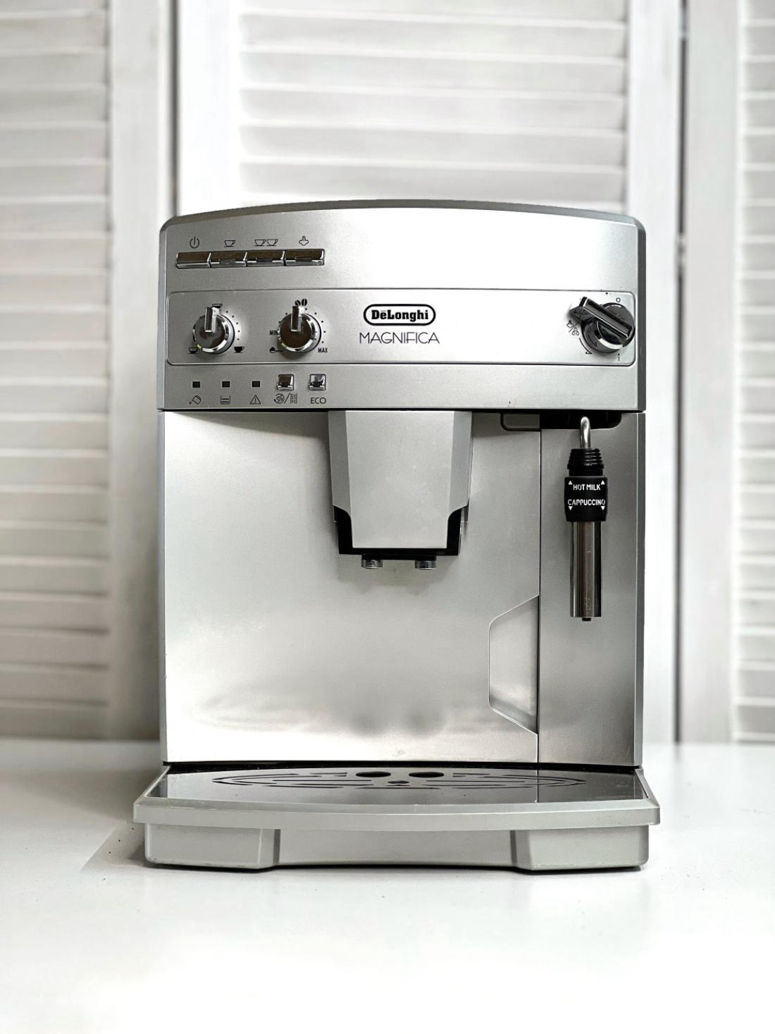 DeLonghi б/у ESAM03.120.S (Magnifica S)