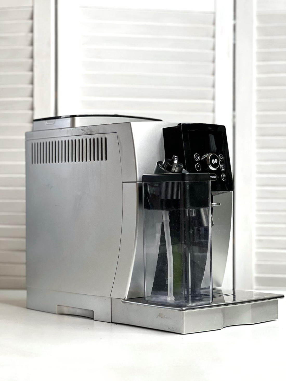 DeLonghi б/у ECAM24.467.S