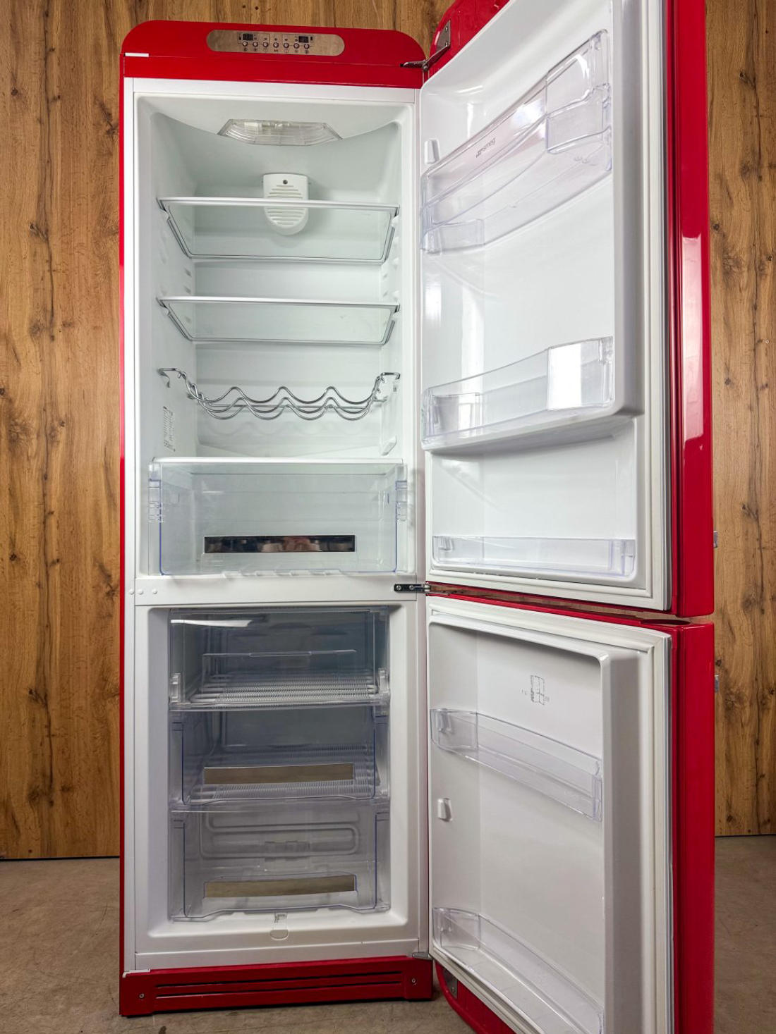 Smeg б/у FAB32RR1 (ретро, червоний)