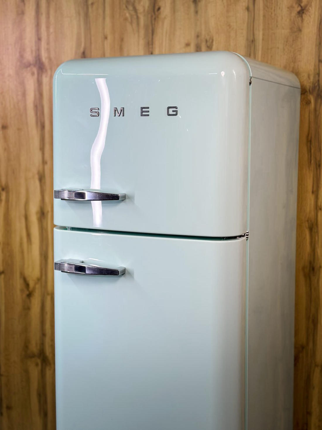 Smeg б/у FAB30RPG3 (ретро, пастельно-зелений)