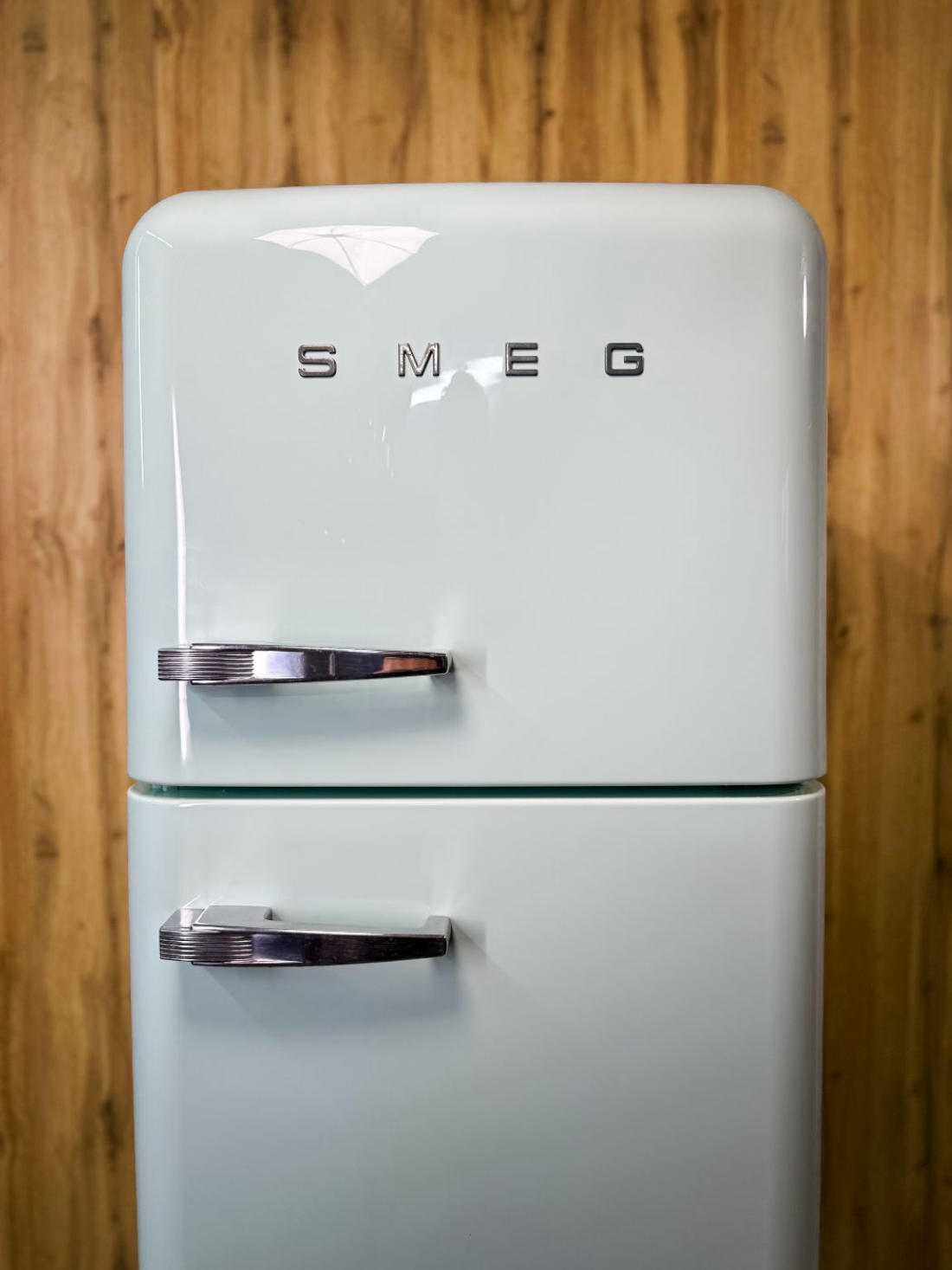 Smeg б/у FAB30RPG3 (ретро, пастельно-зелений)